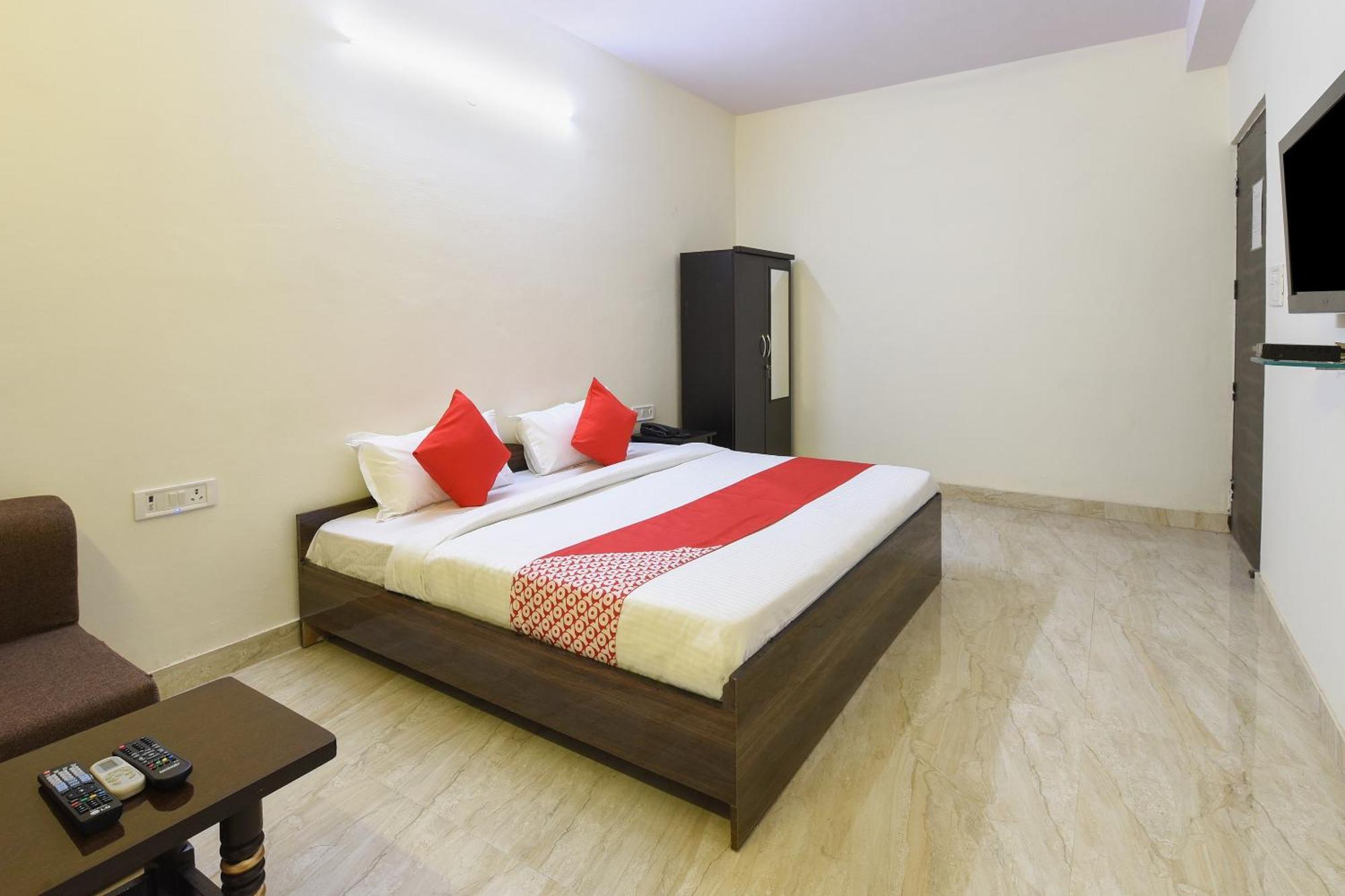 Hotel O Club Residency New Delhi Bagian luar foto