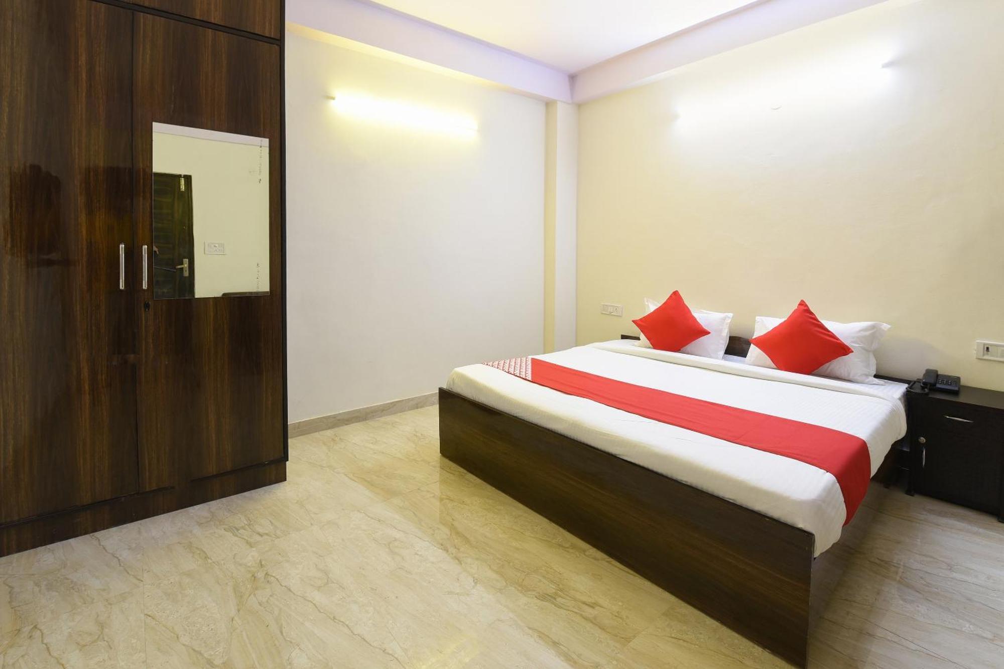 Hotel O Club Residency New Delhi Bagian luar foto