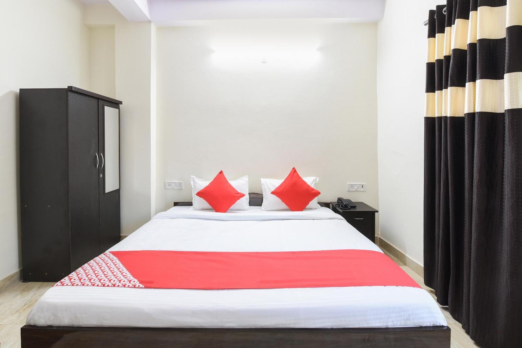 Hotel O Club Residency New Delhi Bagian luar foto