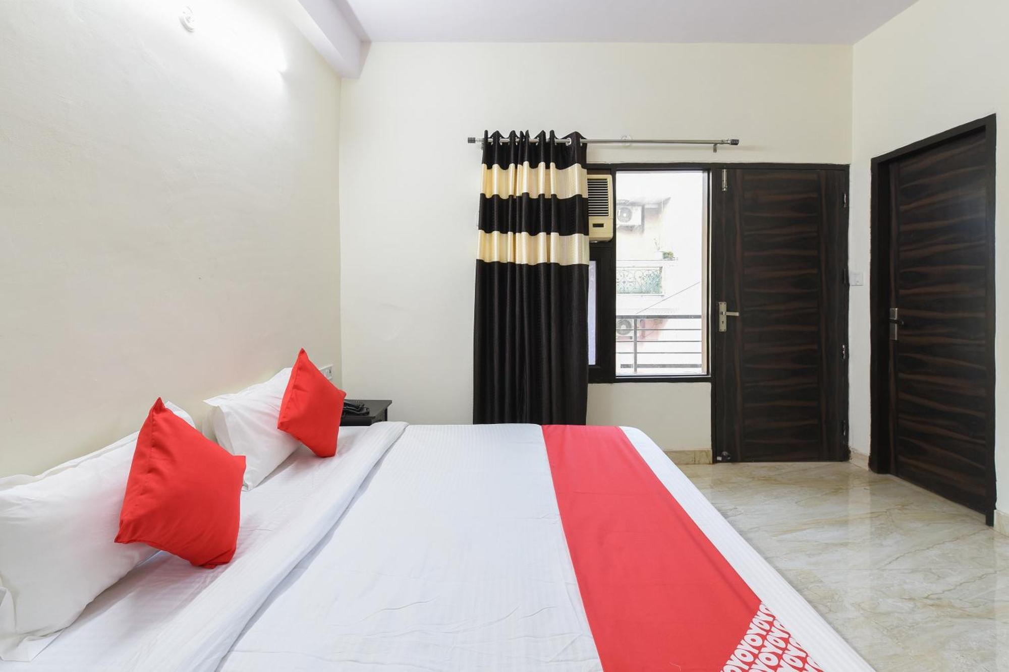 Hotel O Club Residency New Delhi Bagian luar foto