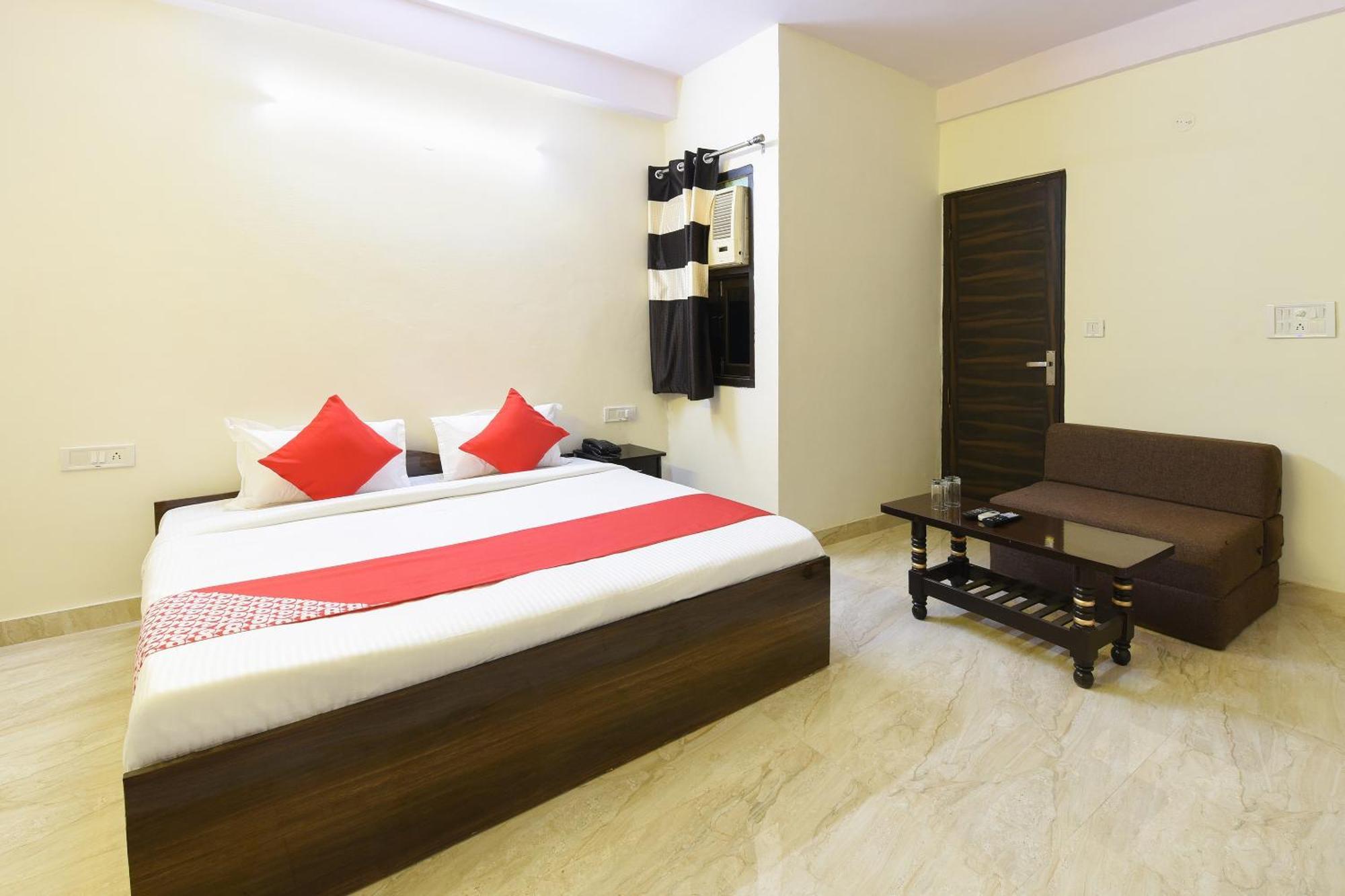 Hotel O Club Residency New Delhi Bagian luar foto