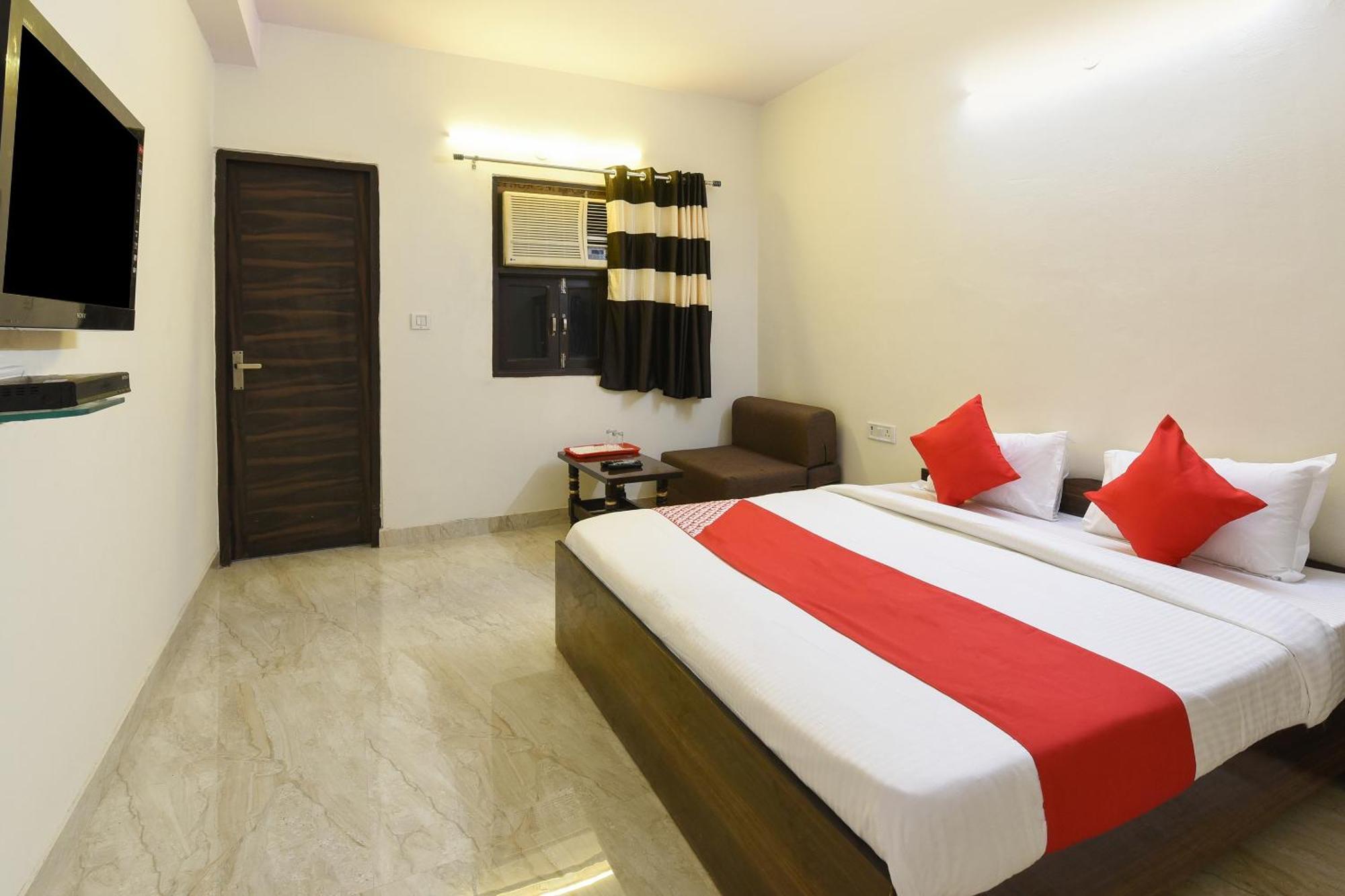 Hotel O Club Residency New Delhi Bagian luar foto