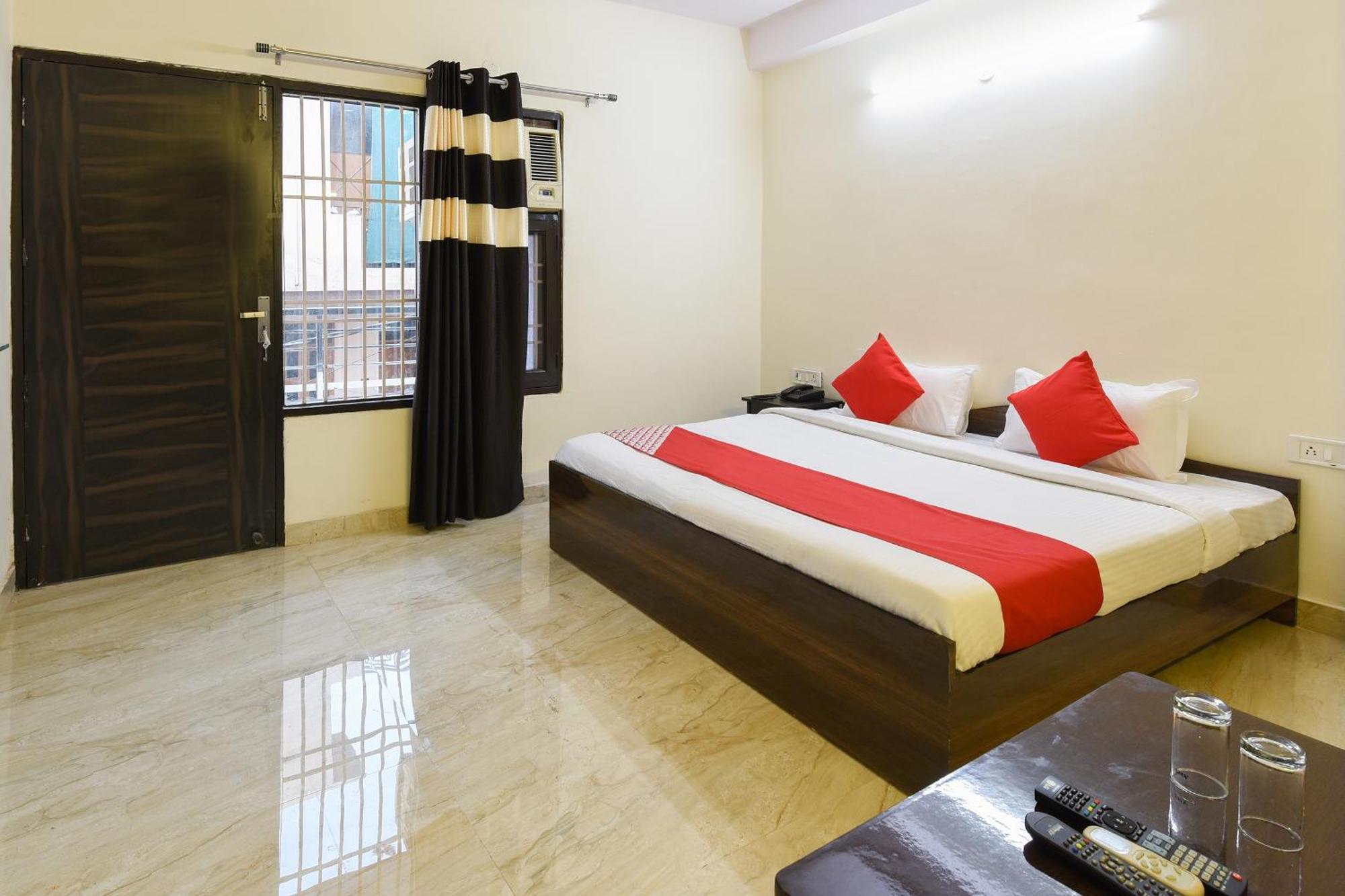 Hotel O Club Residency New Delhi Bagian luar foto
