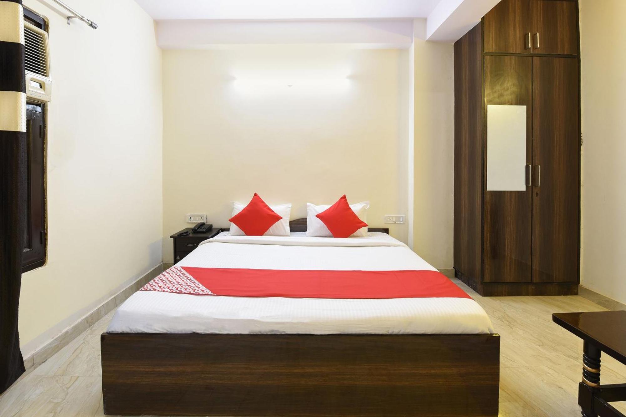 Hotel O Club Residency New Delhi Bagian luar foto