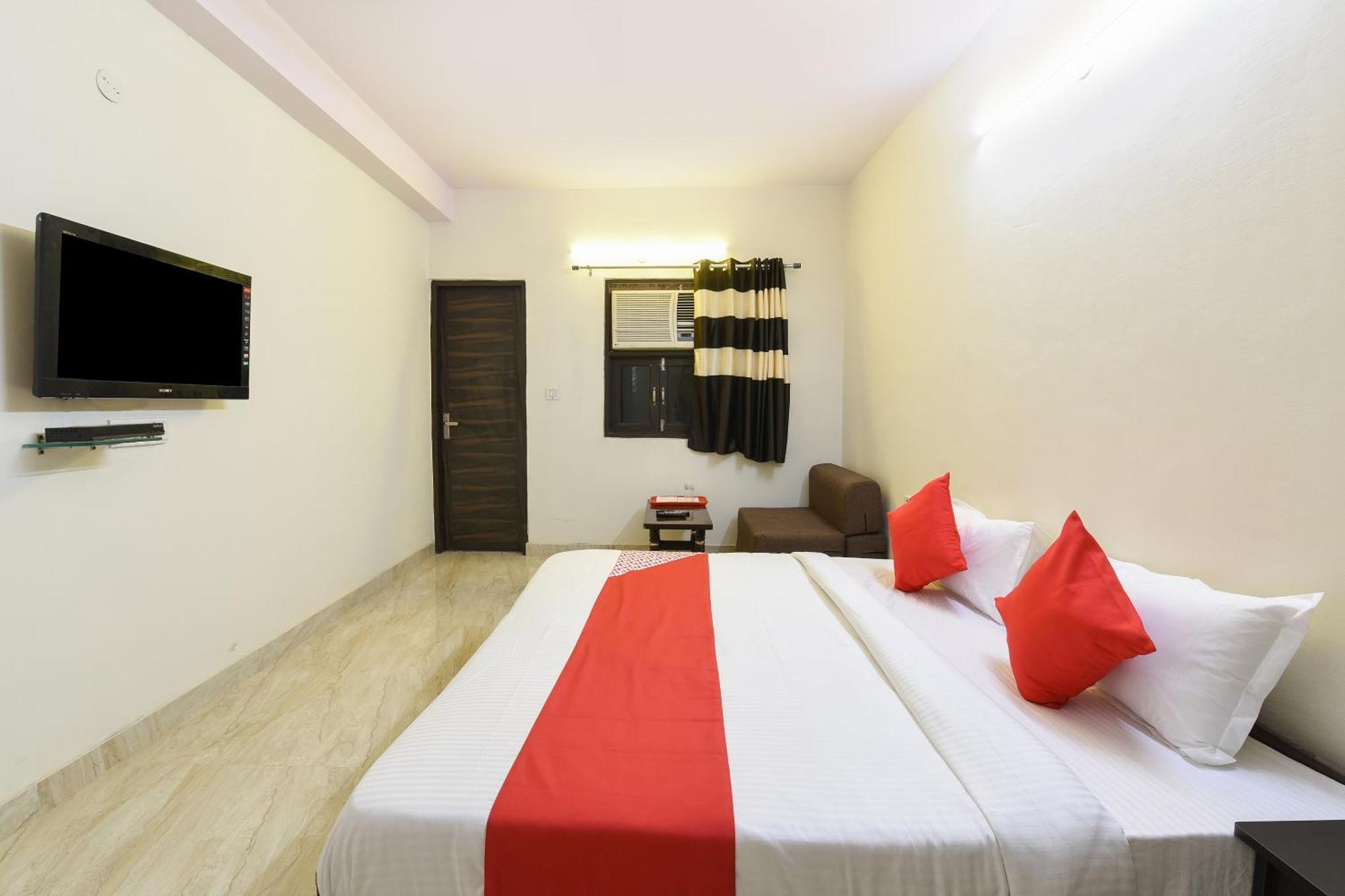 Hotel O Club Residency New Delhi Bagian luar foto